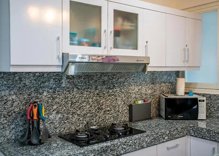 Modern With Private Pool , Full Kitchen And Parking Villa