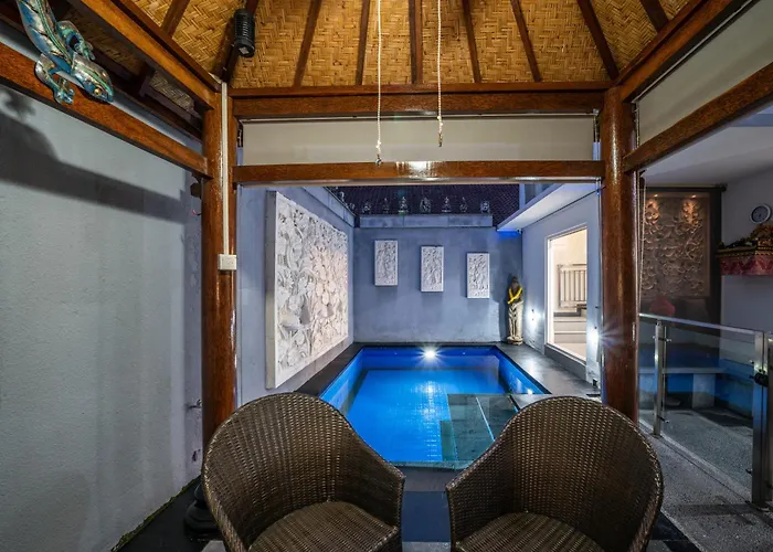 Modern With Private Pool , Full Kitchen And Parking Legian