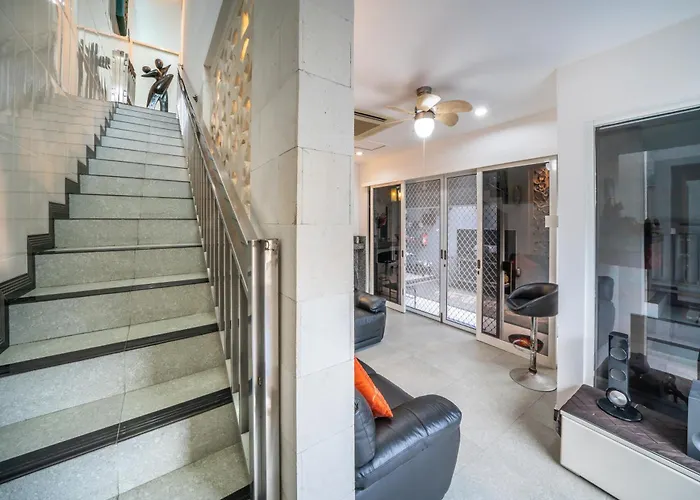 Modern With Private Pool , Full Kitchen And Parking * Legian