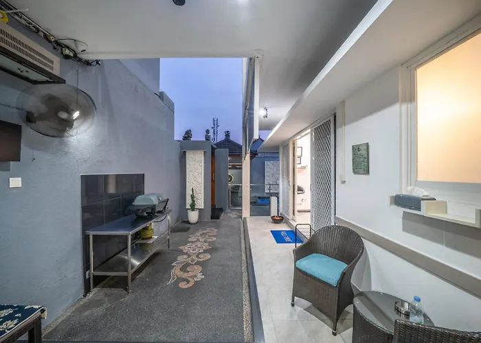 Villa Modern With Private Pool , Full Kitchen And Parking Legian