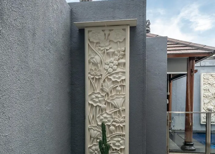 Modern With Private Pool , Full Kitchen And Parking Legian
