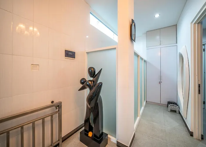 Villa Modern With Private Pool , Full Kitchen And Parking