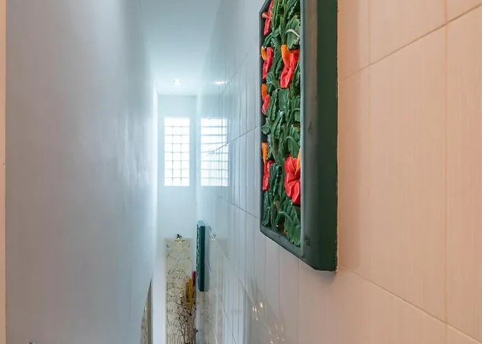 Modern With Private Pool , Full Kitchen And Parking