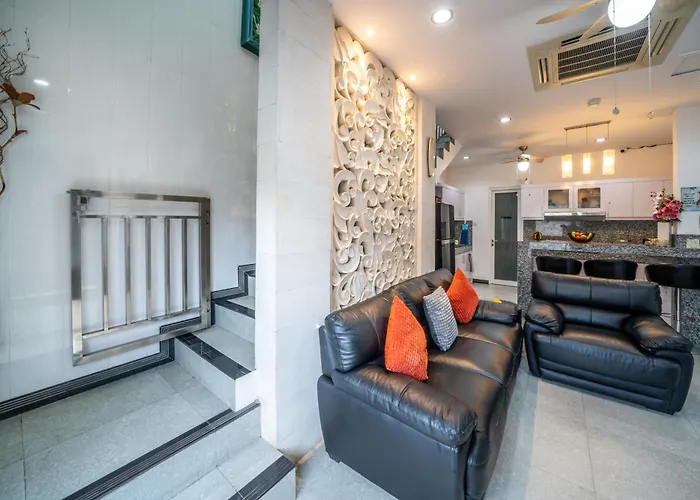 Modern With Private Pool , Full Kitchen And Parking * Legian