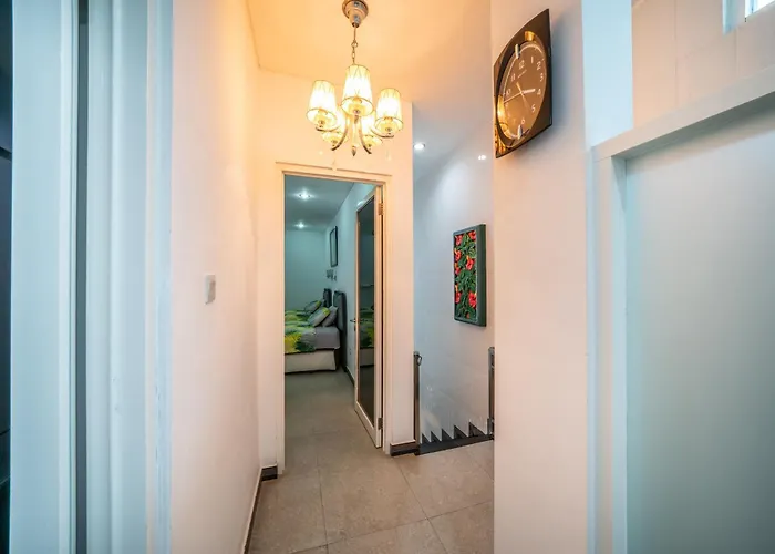 Modern With Private Pool , Full Kitchen And Parking Villa
