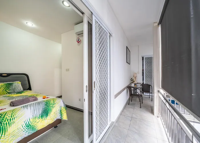 Modern With Private Pool , Full Kitchen And Parking Legian