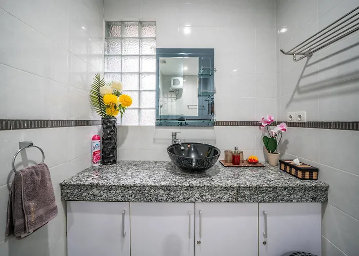 Villa Modern With Private Pool , Full Kitchen And Parking