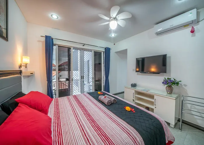 Modern With Private Pool , Full Kitchen And Parking Villa Legian
